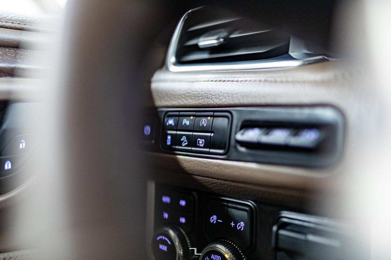 2024 GMC Yukon AWD Denali Leather Roof Nav BCam Red Deer AB