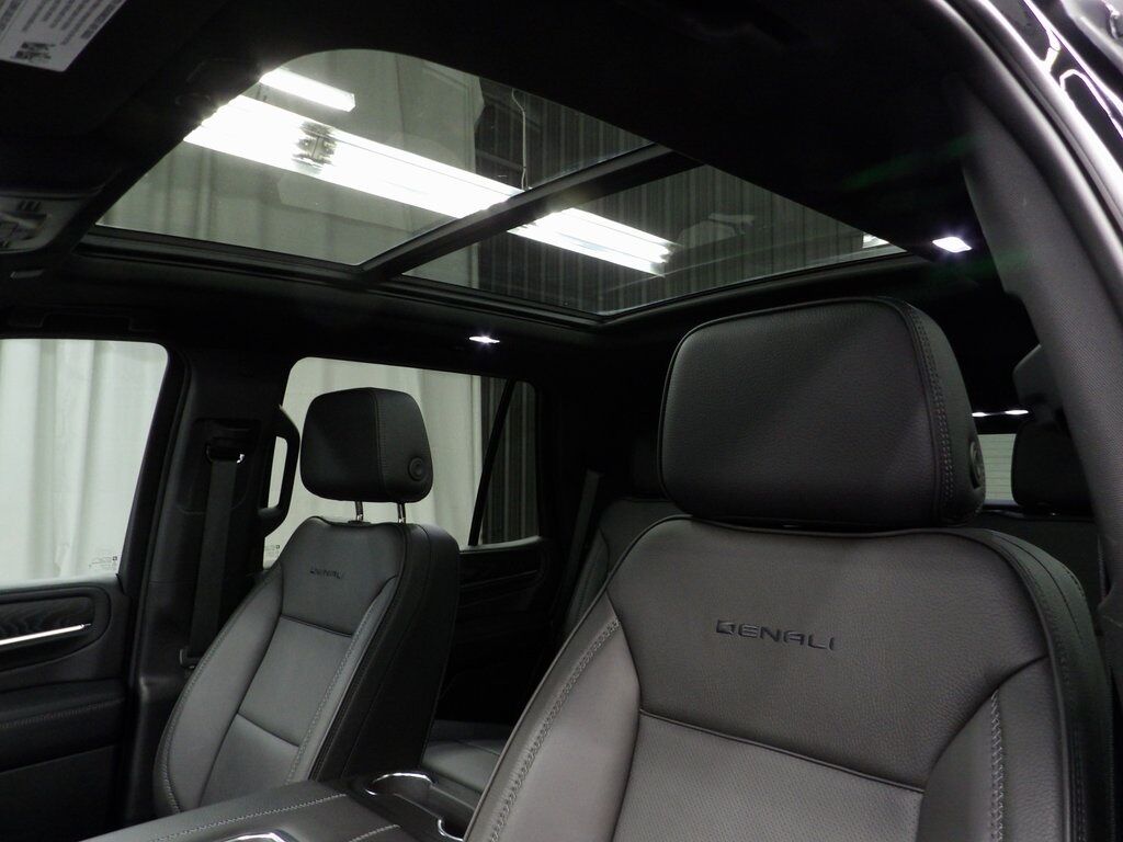 2024 GMC Yukon Denali 4WD 7 Passenger Fond du Lac WI