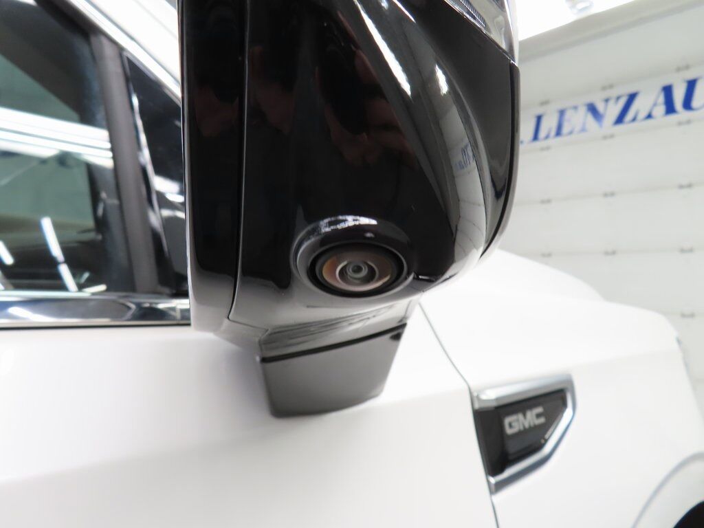 2024 GMC Yukon Denali 4WD Fond du Lac WI