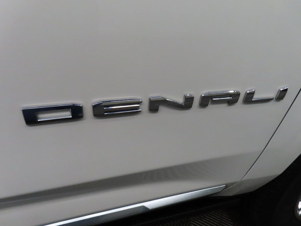 2024 GMC Yukon Denali 4WD Fond du Lac WI
