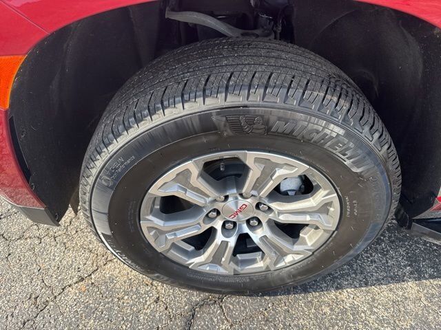 2024 GMC Yukon SLE Carbondale IL