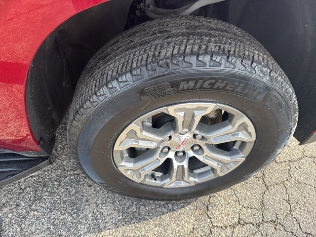 2024 GMC Yukon SLE Carbondale IL