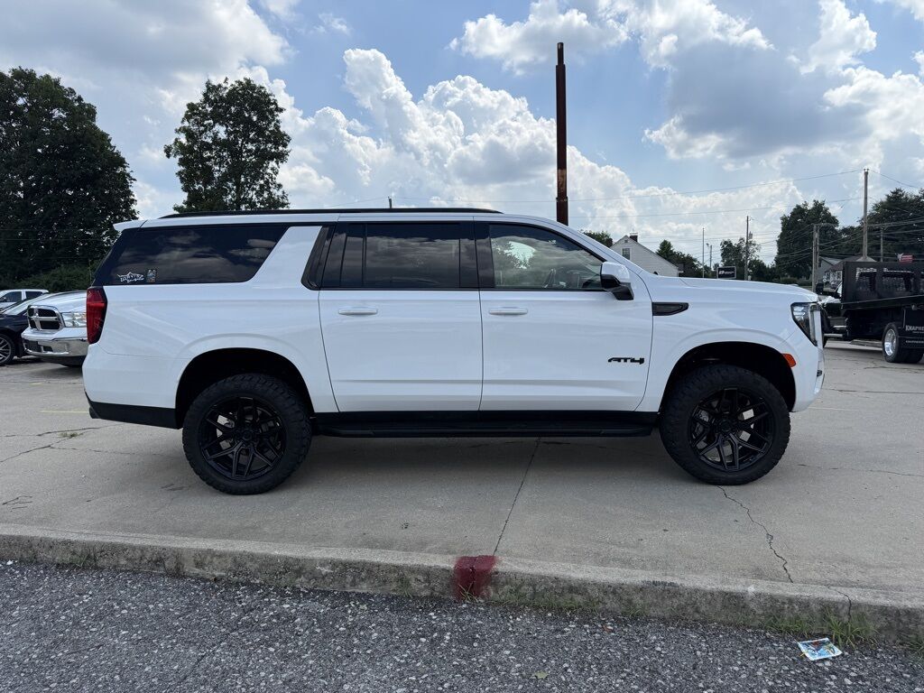 2024 GMC Yukon XL AT4 Crestwood KY