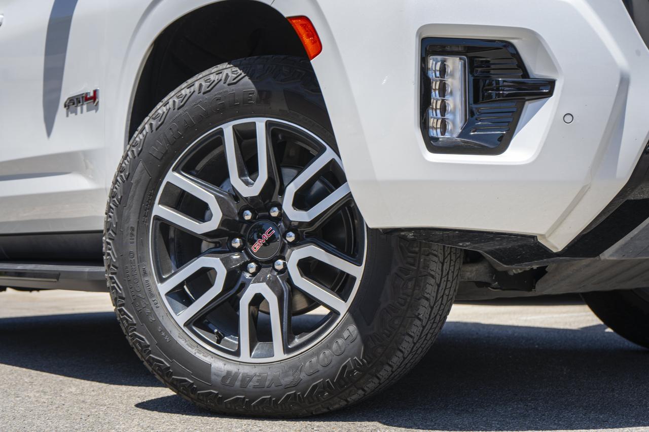 2024 GMC Yukon XL AT4