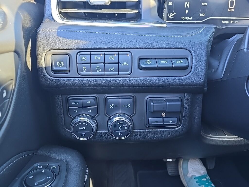 2024 GMC Yukon XL Denali 4WD 7 Passenger Fond du Lac WI