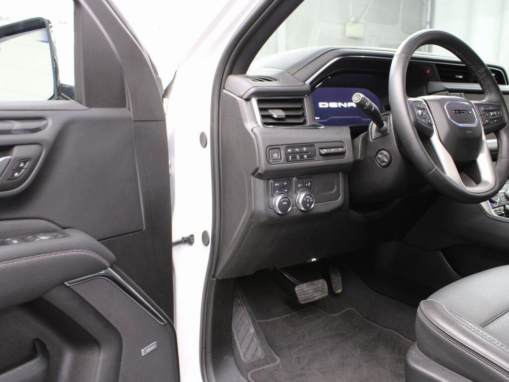 2024 GMC Yukon XL Denali 4WD 7 Passenger Fond du Lac WI