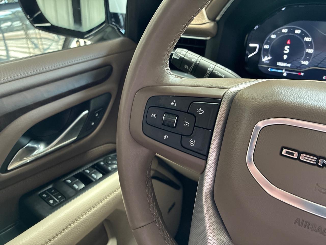 2024 GMC Yukon XL Denali, 4x4, Reserve Pkg, (Pano Roof, Power Boards, Air Ride, Max Tow, SuperCruise), Rear Entertainment Houston TX