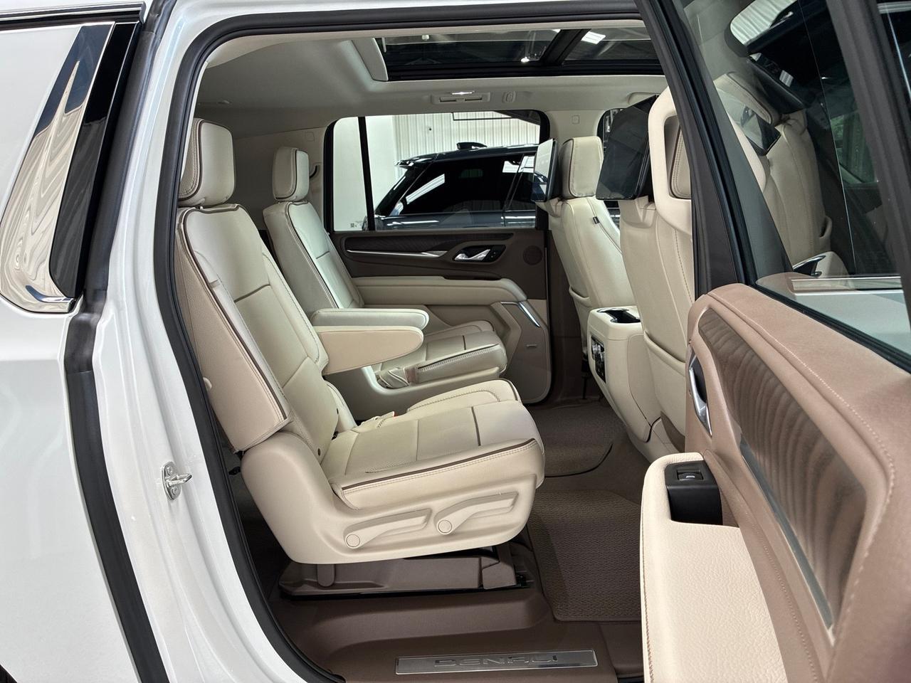 2024 GMC Yukon XL Denali, 4x4, Reserve Pkg, (Pano Roof, Power Boards, Air Ride, Max Tow, SuperCruise), Rear Entertainment Houston TX