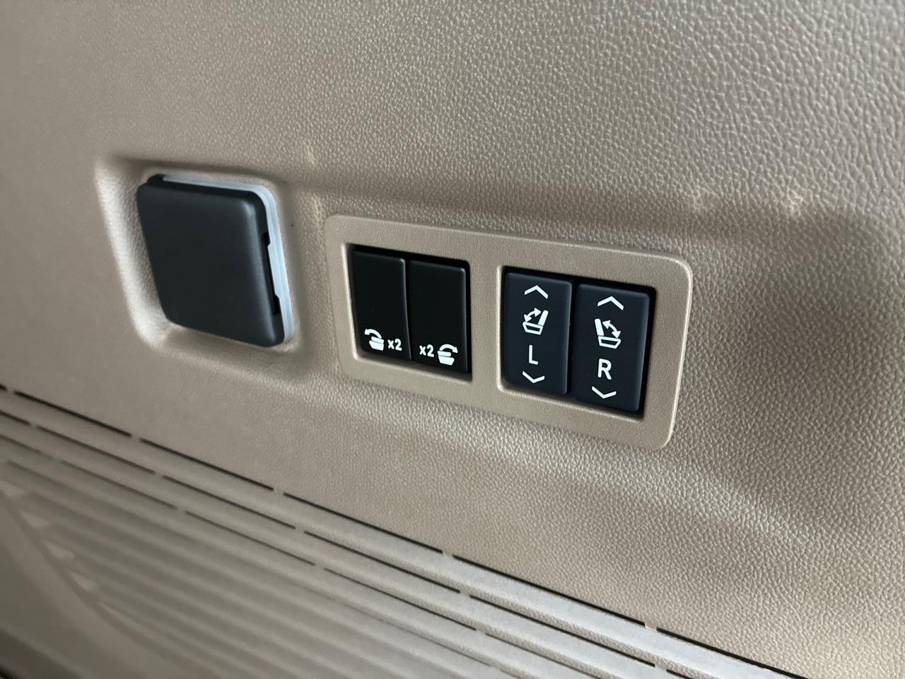2024 GMC Yukon XL Denali, 4x4, Reserve Pkg, (Pano Roof, Power Boards, Air Ride, Max Tow, SuperCruise), Rear Entertainment Houston TX