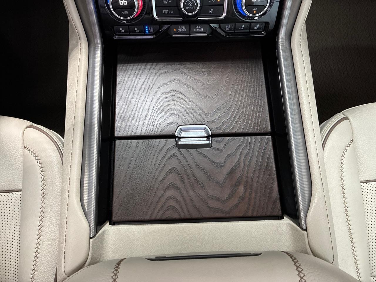 2024 GMC Yukon XL Denali, 4x4, Reserve Pkg, (Pano Roof, Power Boards, Air Ride, Max Tow, SuperCruise), Rear Entertainment Houston TX