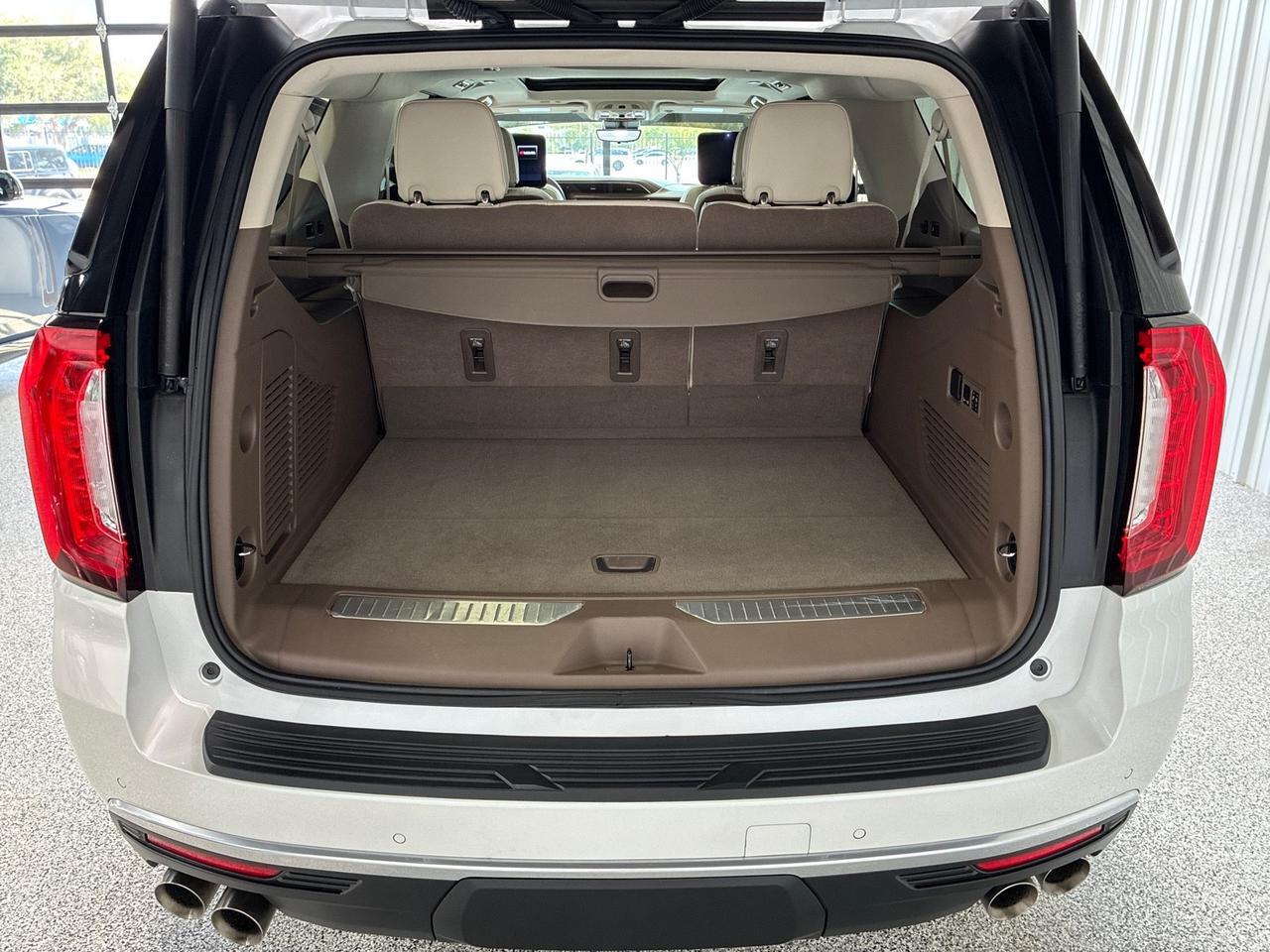 2024 GMC Yukon XL Denali, 4x4, Reserve Pkg, (Pano Roof, Power Boards, Air Ride, Max Tow, SuperCruise), Rear Entertainment Houston TX