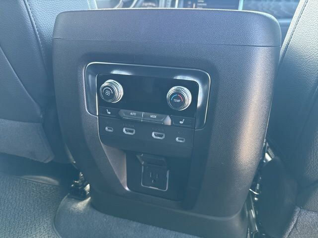 2024 GMC Yukon XL Denali Carbondale IL