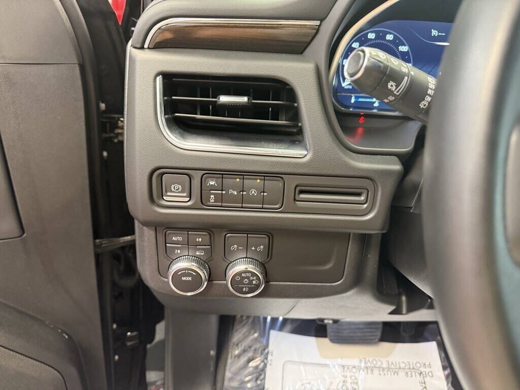 2024 GMC Yukon XL SLE Royal Oak MI