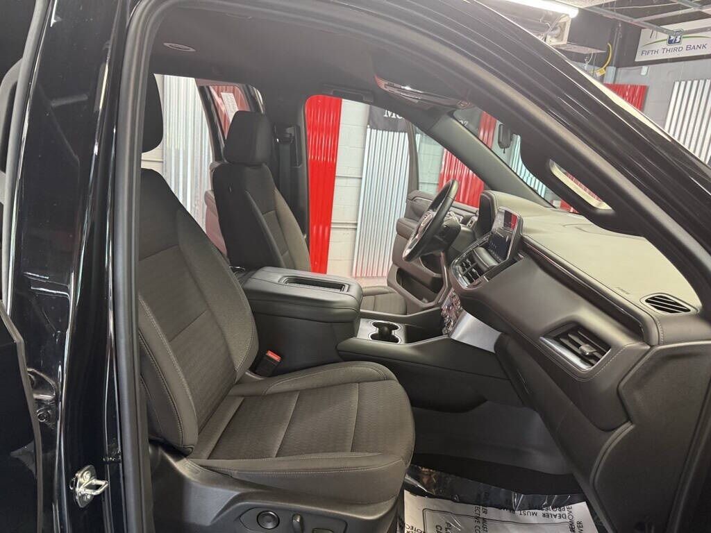 2024 GMC Yukon XL SLE Royal Oak MI