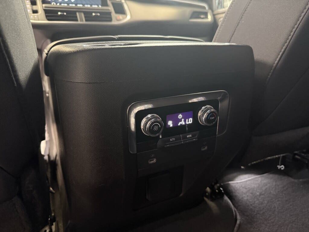 2024 GMC Yukon XL SLE Royal Oak MI
