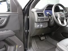 2024 GMC Yukon XL SLT 4WD 7 Passenger Fond du Lac WI