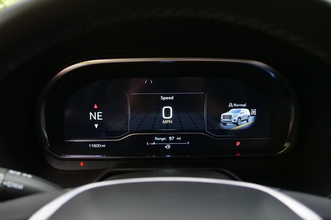 2024 GMC Yukon XL SLT 4WD / UPGRADES / PANO Sunroof / Third Row! Lincolnton NC