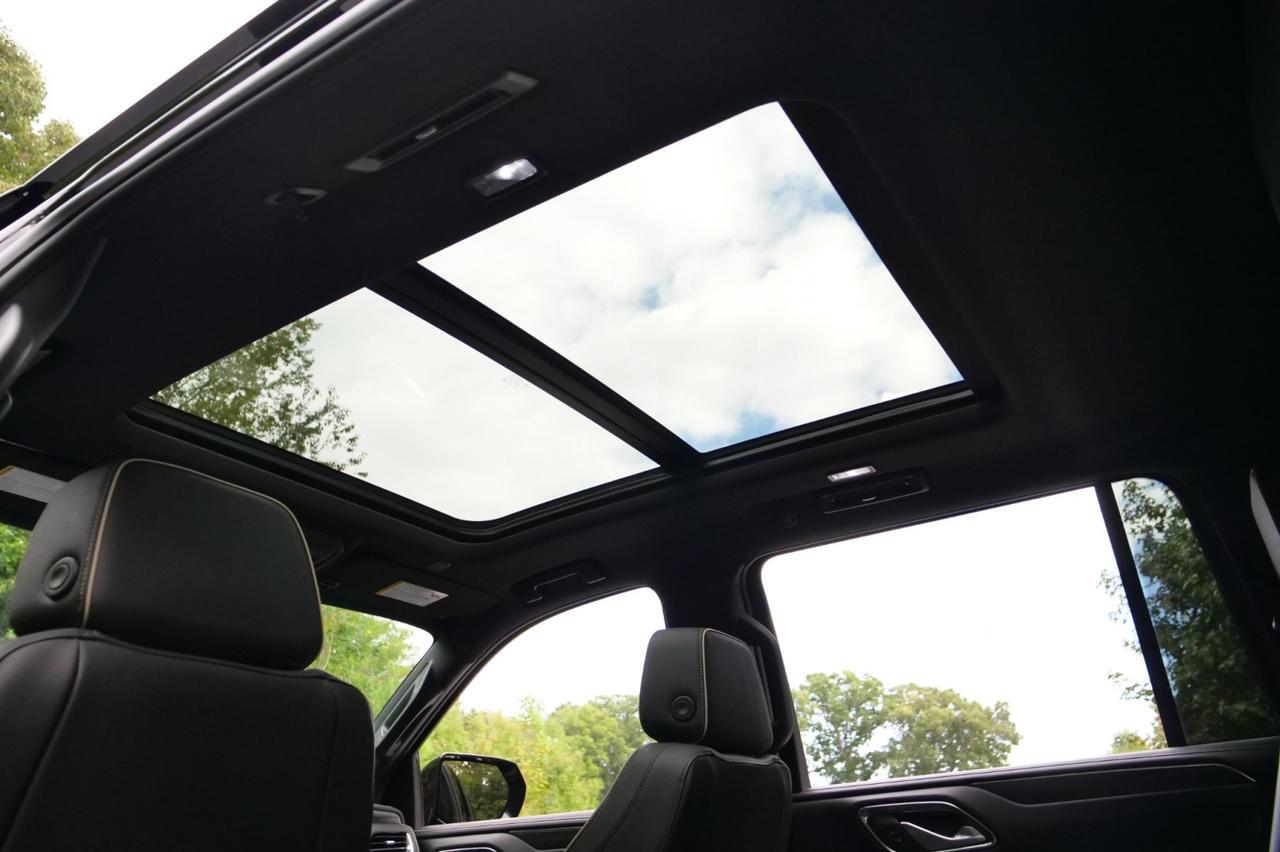 2024 GMC Yukon XL SLT 4WD / UPGRADES / PANO Sunroof / Third Row! Lincolnton NC