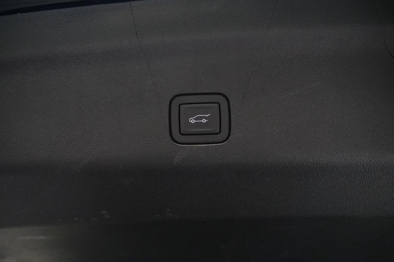 2024 GMC Yukon XL SLT 4WD / UPGRADES / PANO Sunroof / Third Row! Lincolnton NC