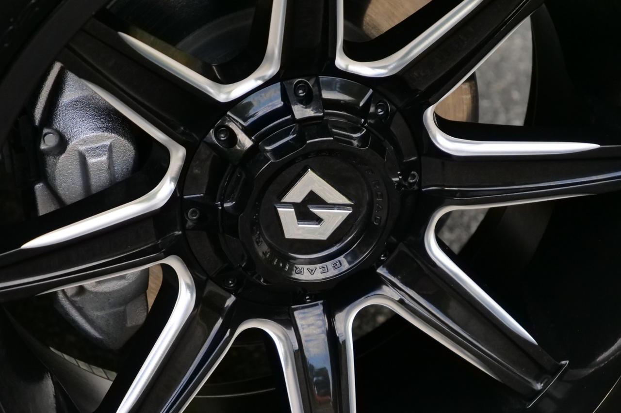 2024 GMC Yukon XL SLT 4WD / UPGRADES / PANO Sunroof / Third Row! Lincolnton NC