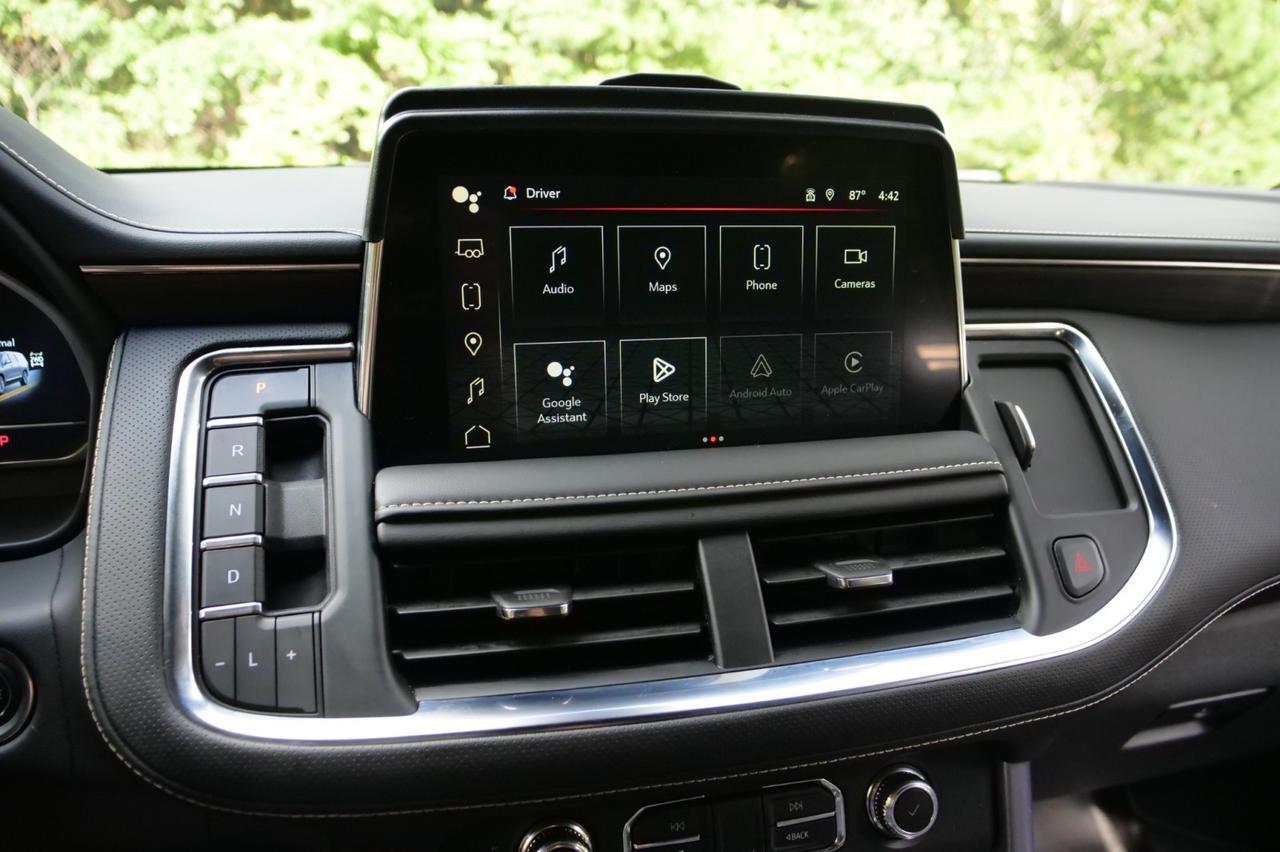 2024 GMC Yukon XL SLT 4WD / UPGRADES / PANO Sunroof / Third Row! Lincolnton NC