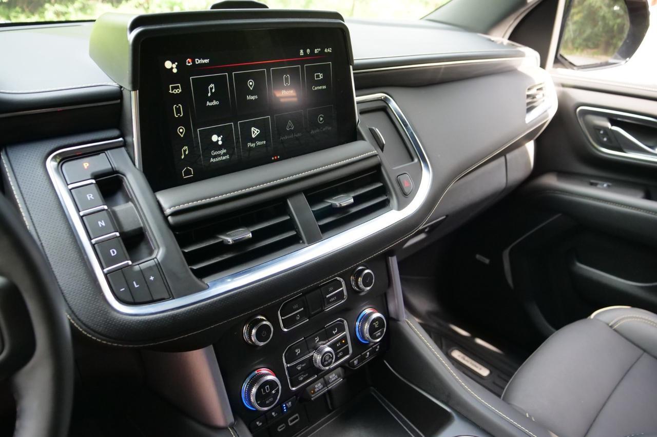 2024 GMC Yukon XL SLT 4WD / UPGRADES / PANO Sunroof / Third Row! Lincolnton NC