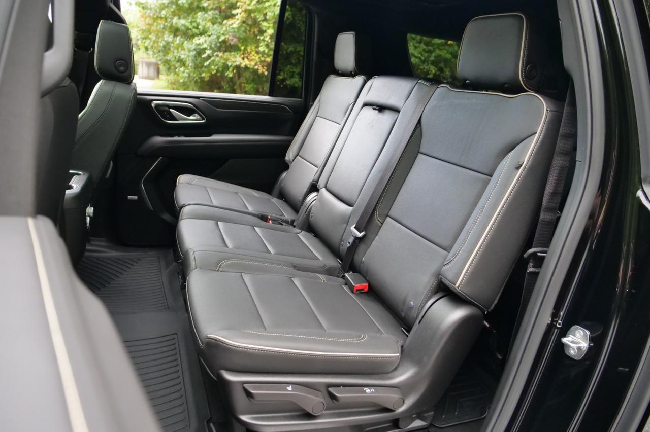 2024 GMC Yukon XL SLT 4WD / UPGRADES / PANO Sunroof / Third Row! Lincolnton NC