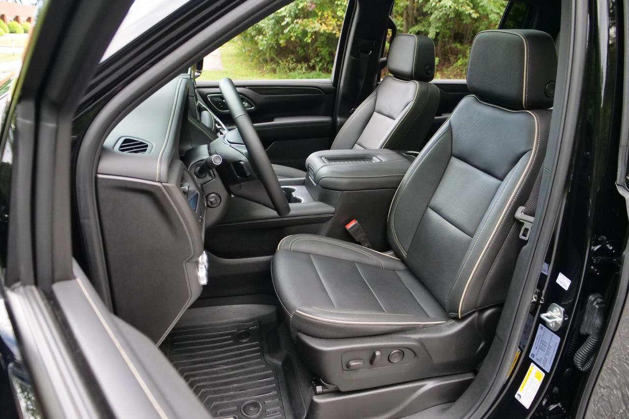 2024 GMC Yukon XL SLT 4WD / UPGRADES / PANO Sunroof / Third Row! Lincolnton NC