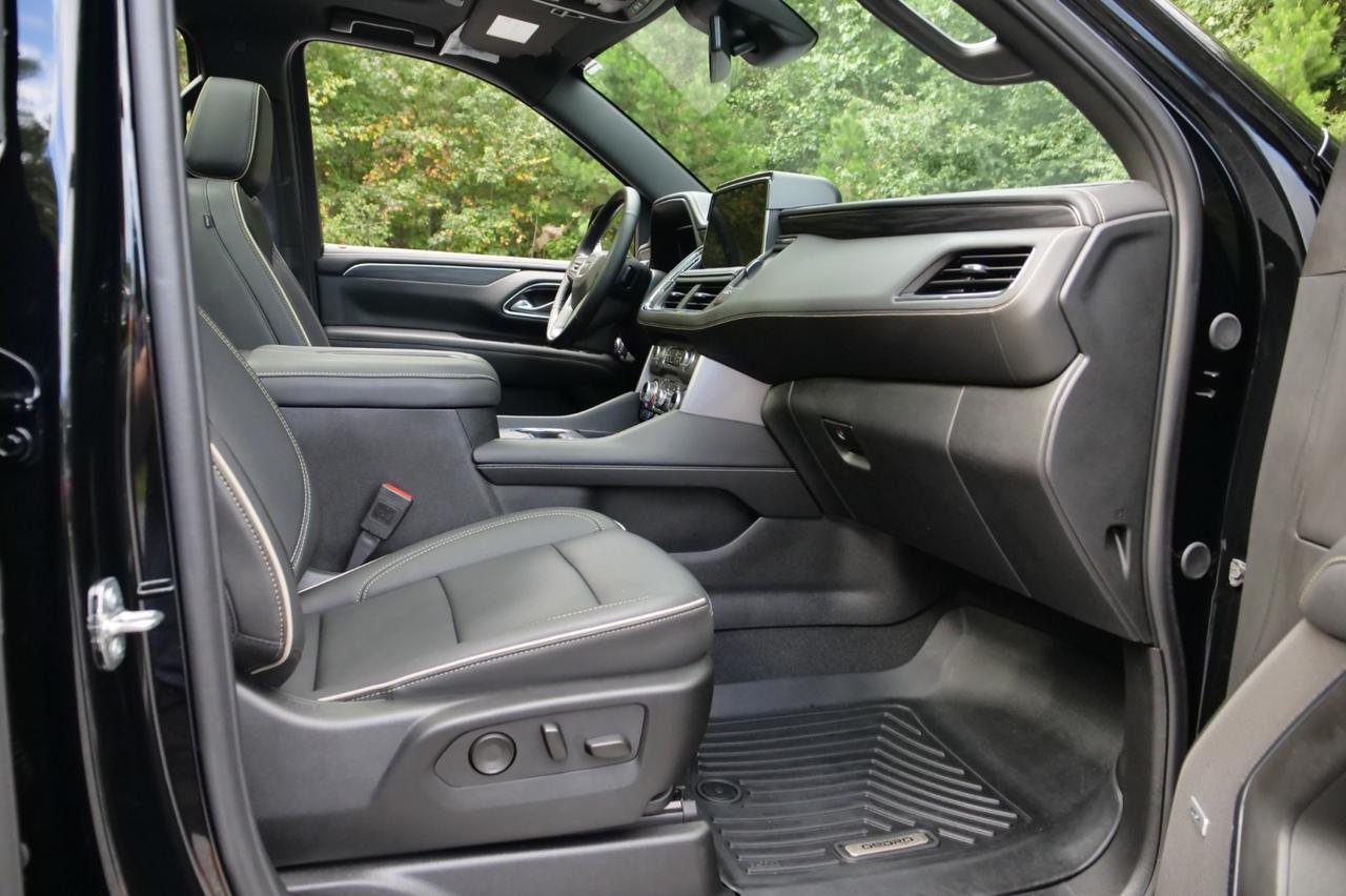 2024 GMC Yukon XL SLT 4WD / UPGRADES / PANO Sunroof / Third Row! Lincolnton NC