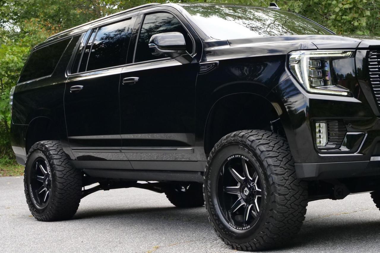 2024 GMC Yukon XL SLT 4WD / UPGRADES / PANO Sunroof / Third Row! Lincolnton NC