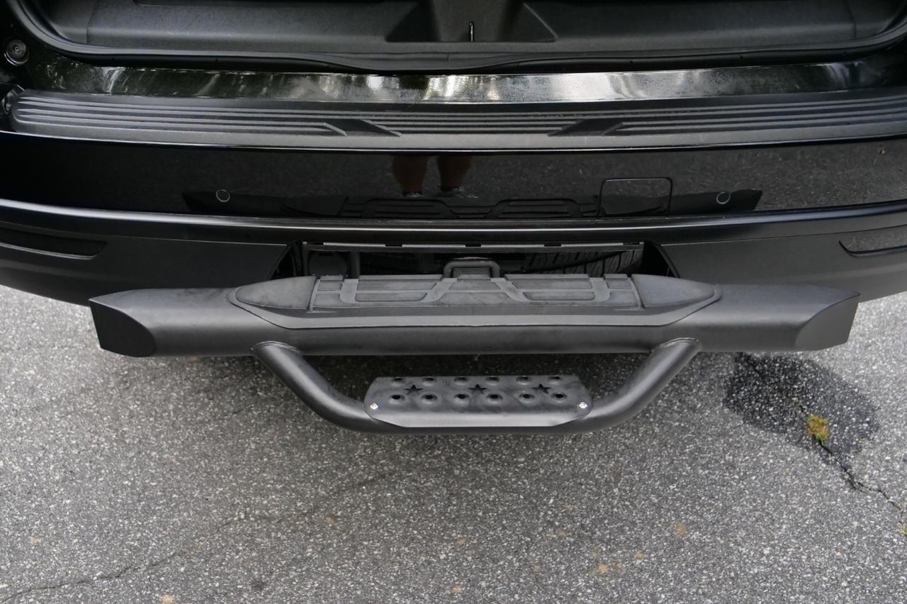 2024 GMC Yukon XL SLT 4WD / UPGRADES / PANO Sunroof / Third Row! Lincolnton NC