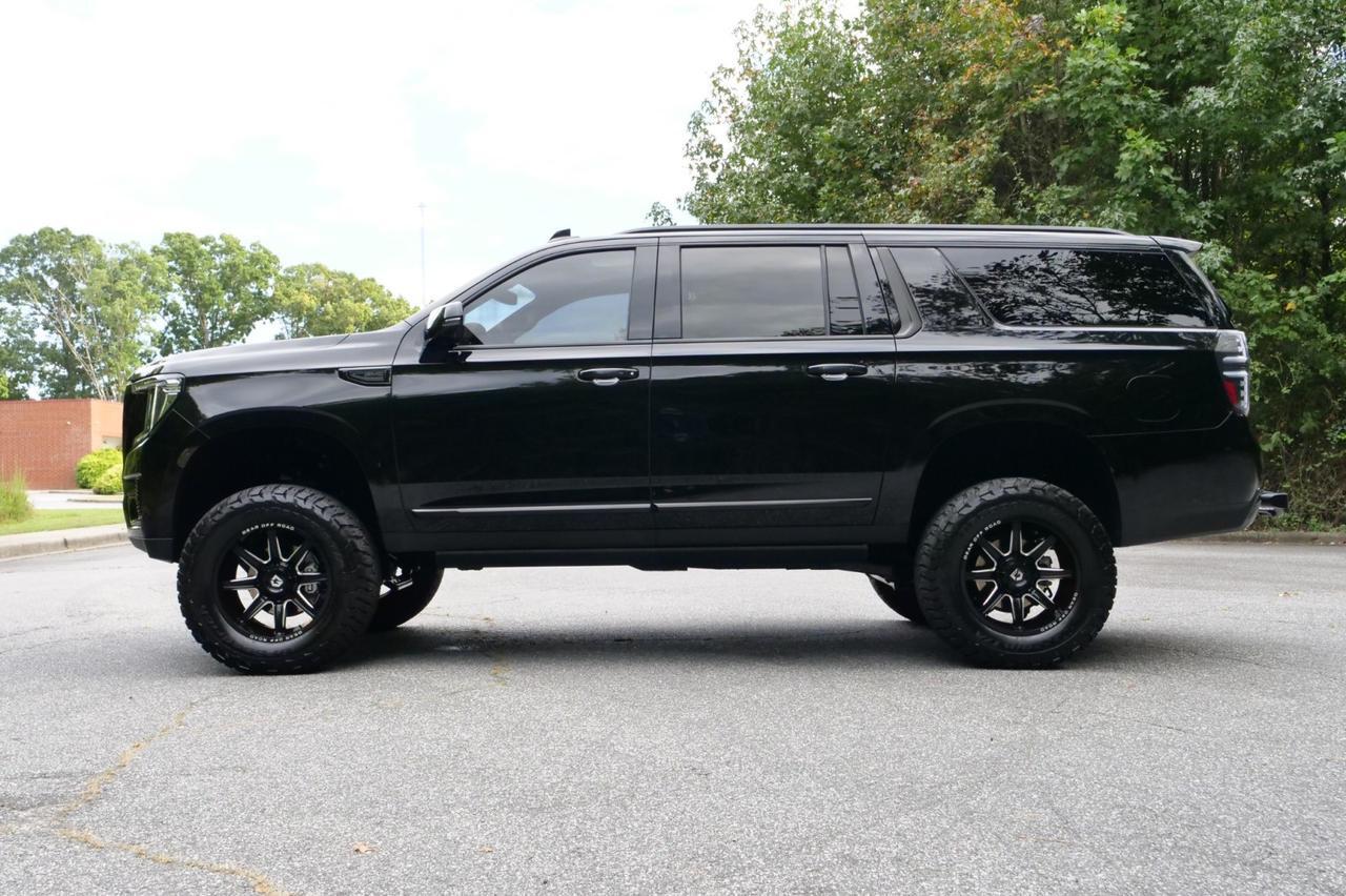 2024 GMC Yukon XL SLT 4WD / UPGRADES / PANO Sunroof / Third Row! Lincolnton NC