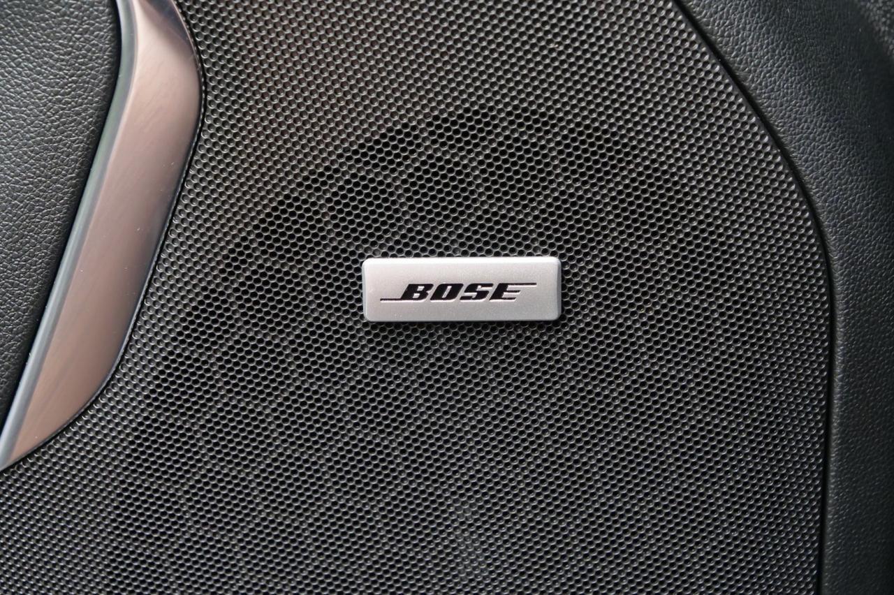 2024 GMC Yukon XL SLT 4WD / UPGRADES / PANO Sunroof / Third Row! Lincolnton NC