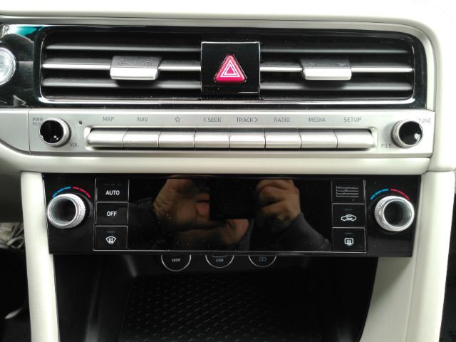 2024 Genesis G70 2.5T RWD Plano TX