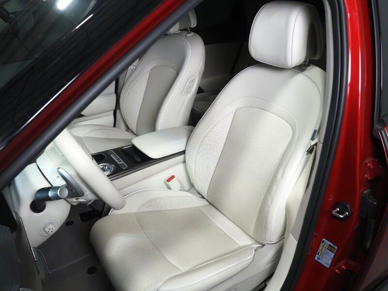 2024 Genesis GV60 Advanced AWD *HEADS-UP DISPLAY, NAVIGATION, ADAPTIVE CRUISE, SAFETY ALERTS, 360 VIEW CAMERAS, PANORAMA GLASS ROOF, LEATHER, CLIMATE SEATS, HEATED STEERING, BANG & OLUFSEN, WIRELESS CHARGING, ANDROID & APPLE Round Rock TX