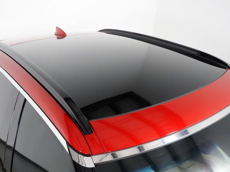 2024 Genesis GV60 Advanced AWD *HEADS-UP DISPLAY, NAVIGATION, ADAPTIVE CRUISE, SAFETY ALERTS, 360 VIEW CAMERAS, PANORAMA GLASS ROOF, LEATHER, CLIMATE SEATS, HEATED STEERING, BANG & OLUFSEN, WIRELESS CHARGING, ANDROID & APPLE