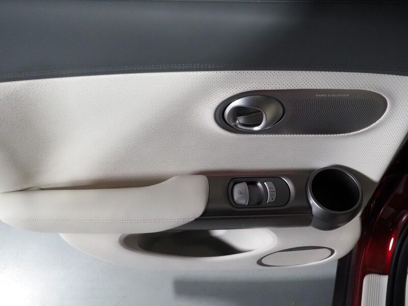 2024 Genesis GV60 Advanced AWD *HEADS-UP DISPLAY, NAVIGATION, ADAPTIVE CRUISE, SAFETY ALERTS, 360 VIEW CAMERAS, PANORAMA GLASS ROOF, LEATHER, CLIMATE SEATS, HEATED STEERING, BANG & OLUFSEN, WIRELESS CHARGING, ANDROID & APPLE Round Rock TX