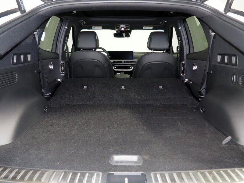 2024 Genesis GV60 Standard *HEADS-UP DISPLAY, NAVIGATION, ADAPTIVE CRUISE, SAFETY ALERTS, BACKUP-CAMERA, COLOR TOUCHSCREEN, PANORAMA GLASS ROOF, HEATED SEATS, POWER LIFTGATE, WIRELESS CHARGING, ANDROID & APPLE Round Rock TX