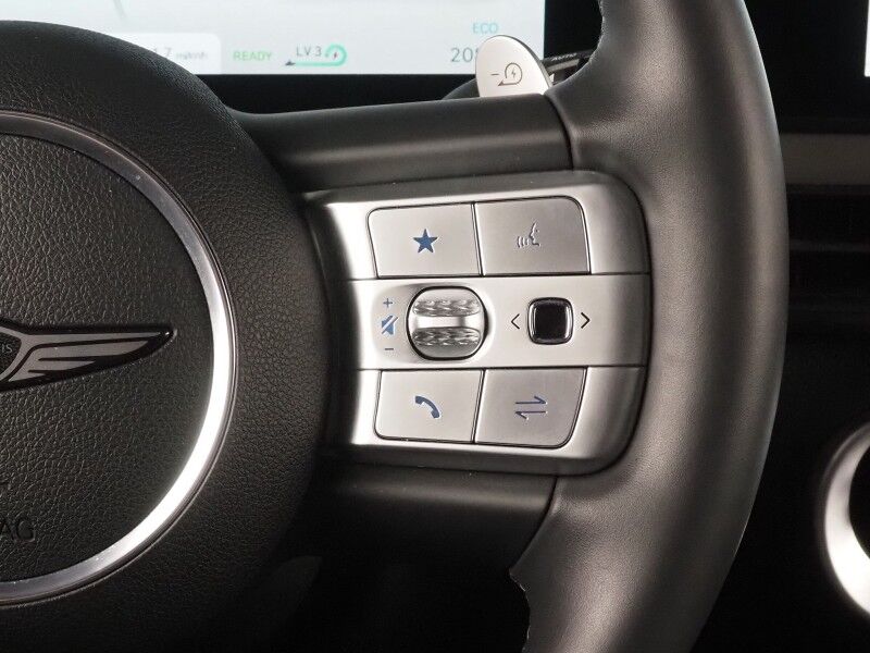 2024 Genesis GV60 Standard *HEADS-UP DISPLAY, NAVIGATION, ADAPTIVE CRUISE, SAFETY ALERTS, BACKUP-CAMERA, COLOR TOUCHSCREEN, PANORAMA GLASS ROOF, HEATED SEATS, POWER LIFTGATE, WIRELESS CHARGING, ANDROID & APPLE Round Rock TX