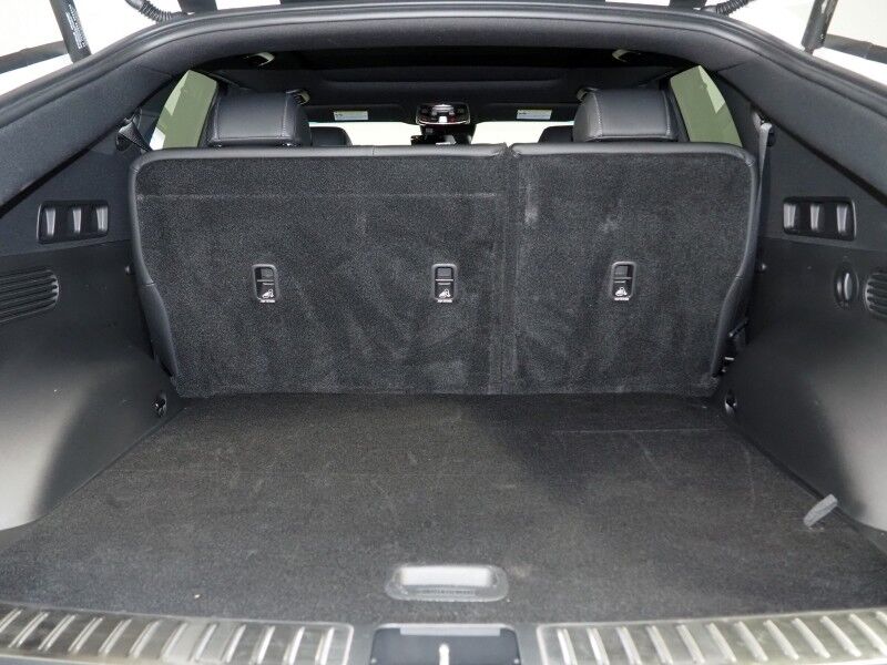 2024 Genesis GV60 Standard *HEADS-UP DISPLAY, NAVIGATION, ADAPTIVE CRUISE, SAFETY ALERTS, BACKUP-CAMERA, COLOR TOUCHSCREEN, PANORAMA GLASS ROOF, HEATED SEATS, POWER LIFTGATE, WIRELESS CHARGING, ANDROID & APPLE Round Rock TX