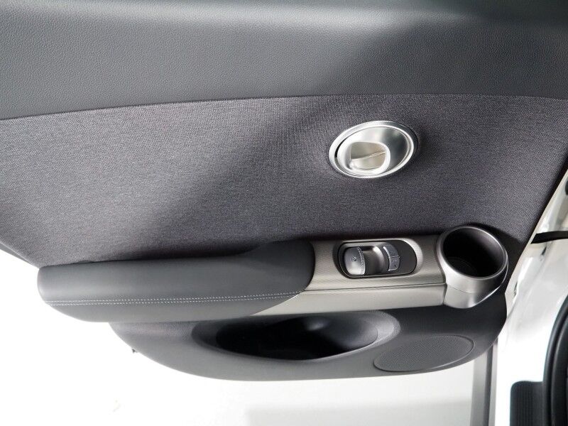 2024 Genesis GV60 Standard *HEADS-UP DISPLAY, NAVIGATION, ADAPTIVE CRUISE, SAFETY ALERTS, BACKUP-CAMERA, COLOR TOUCHSCREEN, PANORAMA GLASS ROOF, HEATED SEATS, POWER LIFTGATE, WIRELESS CHARGING, ANDROID & APPLE Round Rock TX