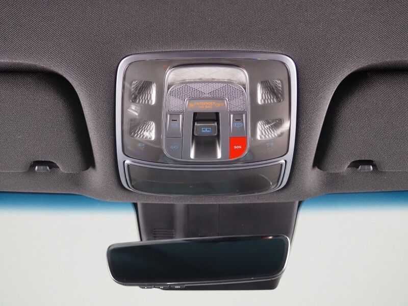 2024 Genesis GV60 Standard *HEADS-UP DISPLAY, NAVIGATION, ADAPTIVE CRUISE, SAFETY ALERTS, BACKUP-CAMERA, COLOR TOUCHSCREEN, PANORAMA GLASS ROOF, HEATED SEATS, POWER LIFTGATE, WIRELESS CHARGING, ANDROID & APPLE Round Rock TX