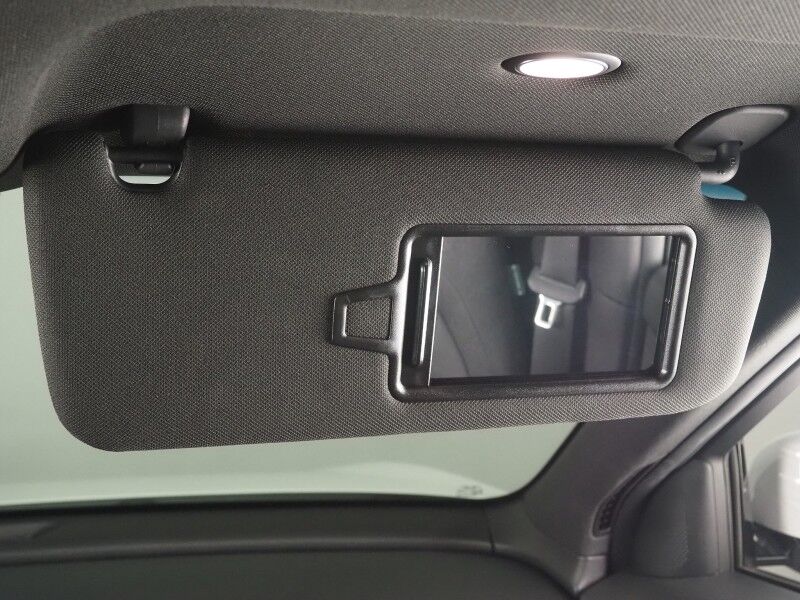 2024 Genesis GV60 Standard *HEADS-UP DISPLAY, NAVIGATION, ADAPTIVE CRUISE, SAFETY ALERTS, BACKUP-CAMERA, COLOR TOUCHSCREEN, PANORAMA GLASS ROOF, HEATED SEATS, POWER LIFTGATE, WIRELESS CHARGING, ANDROID & APPLE Round Rock TX