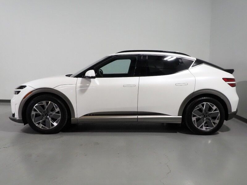 2024 Genesis GV60 Standard *HEADS-UP DISPLAY, NAVIGATION, ADAPTIVE CRUISE, SAFETY ALERTS, BACKUP-CAMERA, COLOR TOUCHSCREEN, PANORAMA GLASS ROOF, HEATED SEATS, POWER LIFTGATE, WIRELESS CHARGING, ANDROID & APPLE Round Rock TX