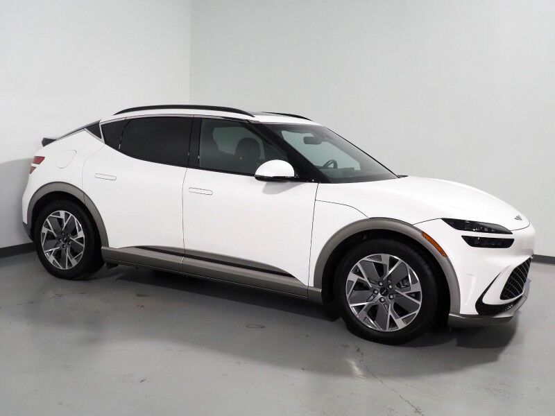 2024 Genesis GV60 Standard *HEADS-UP DISPLAY, NAVIGATION, ADAPTIVE CRUISE, SAFETY ALERTS, BACKUP-CAMERA, COLOR TOUCHSCREEN, PANORAMA GLASS ROOF, HEATED SEATS, POWER LIFTGATE, WIRELESS CHARGING, ANDROID & APPLE