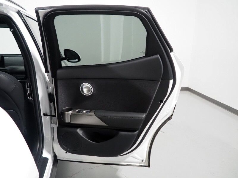 2024 Genesis GV60 Standard *HEADS-UP DISPLAY, NAVIGATION, ADAPTIVE CRUISE, SAFETY ALERTS, BACKUP-CAMERA, COLOR TOUCHSCREEN, PANORAMA GLASS ROOF, HEATED SEATS, POWER LIFTGATE, WIRELESS CHARGING, ANDROID & APPLE Round Rock TX