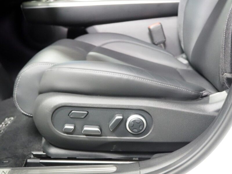 2024 Genesis GV60 Standard *HEADS-UP DISPLAY, NAVIGATION, ADAPTIVE CRUISE, SAFETY ALERTS, BACKUP-CAMERA, COLOR TOUCHSCREEN, PANORAMA GLASS ROOF, HEATED SEATS, POWER LIFTGATE, WIRELESS CHARGING, ANDROID & APPLE Round Rock TX