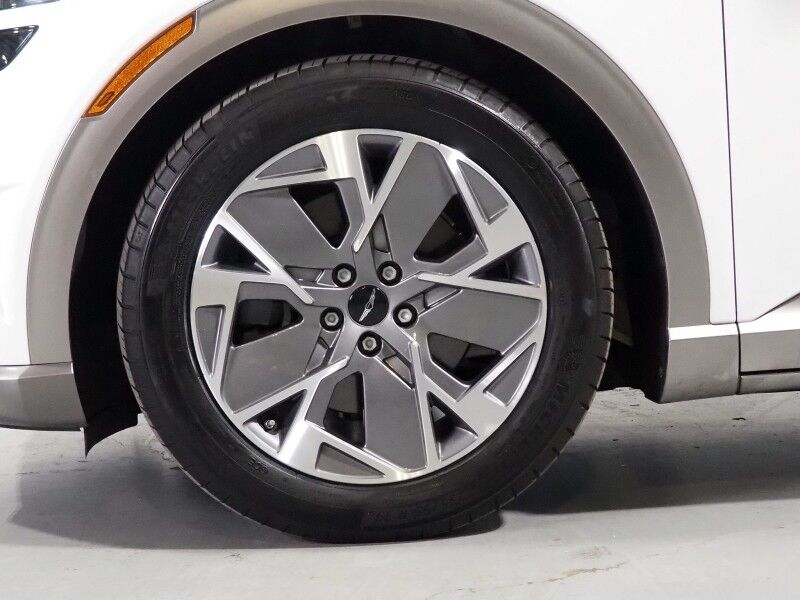 2024 Genesis GV60 Standard *HEADS-UP DISPLAY, NAVIGATION, ADAPTIVE CRUISE, SAFETY ALERTS, BACKUP-CAMERA, COLOR TOUCHSCREEN, PANORAMA GLASS ROOF, HEATED SEATS, POWER LIFTGATE, WIRELESS CHARGING, ANDROID & APPLE Round Rock TX