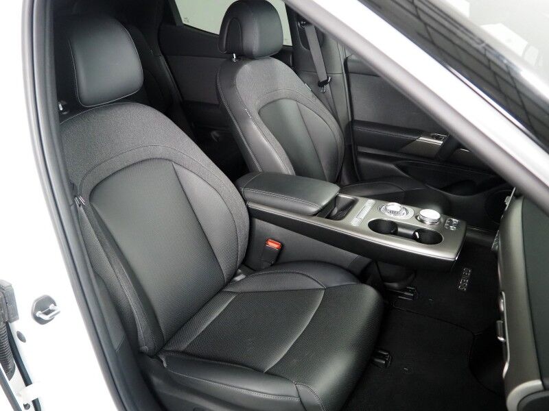 2024 Genesis GV60 Standard *HEADS-UP DISPLAY, NAVIGATION, ADAPTIVE CRUISE, SAFETY ALERTS, BACKUP-CAMERA, COLOR TOUCHSCREEN, PANORAMA GLASS ROOF, HEATED SEATS, POWER LIFTGATE, WIRELESS CHARGING, ANDROID & APPLE Round Rock TX