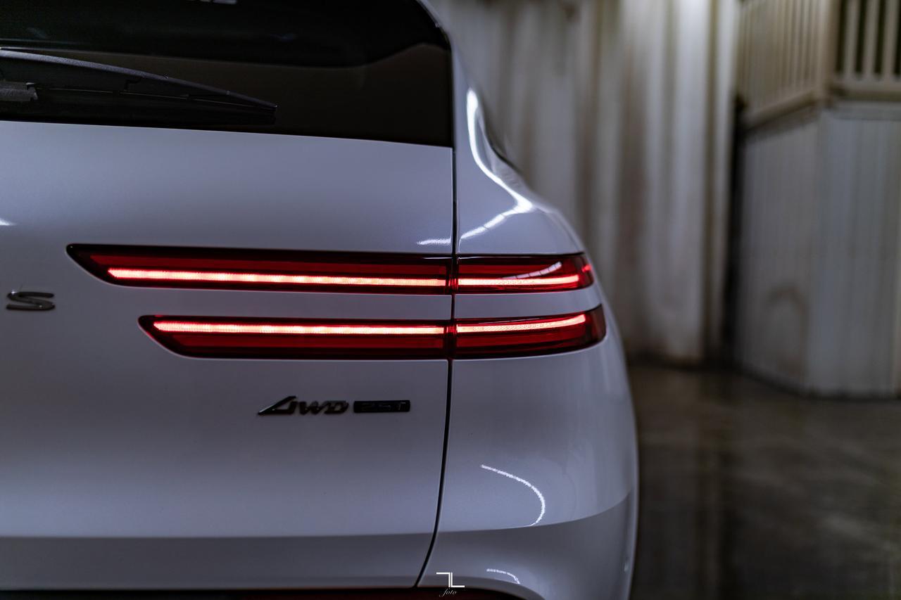 2024 Genesis GV70 AWD Prestige Leather Roof Nav BCam Red Deer AB